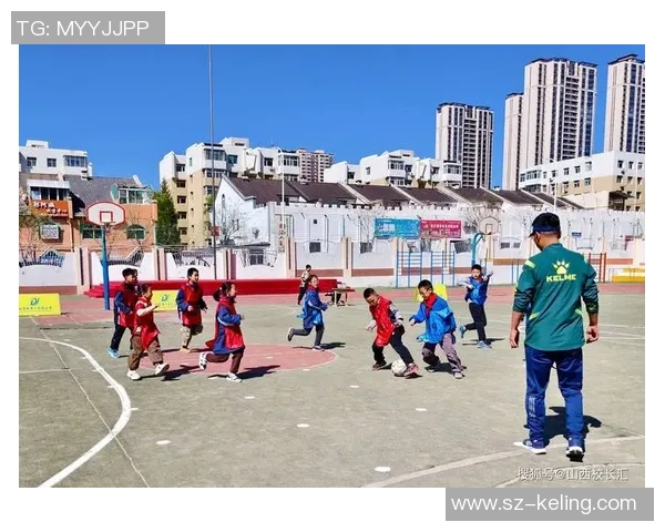 球星化身老顽童再战绿茵演绎别样足球激情