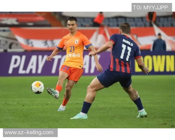 挑战极限射门技艺成为足球场上最耀眼的明星，体验球星般的进球快感